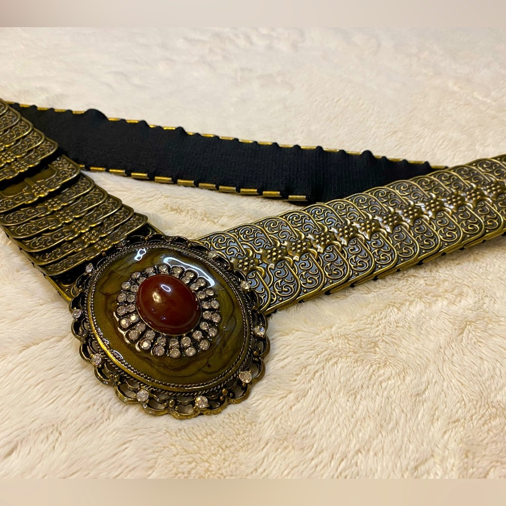 Gold rustic belt with vintage burgundy stone belt buckle